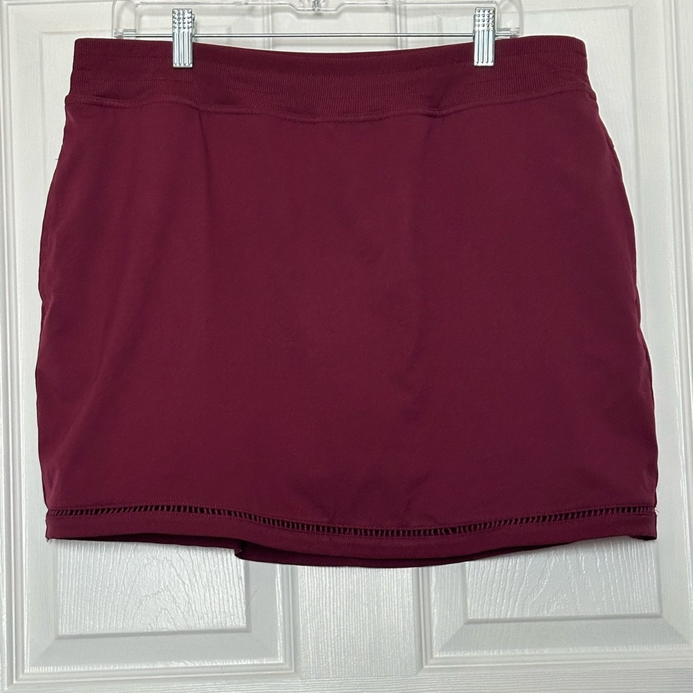 St. John’s Bay Active Skort in Maroon Sz:Large EUC